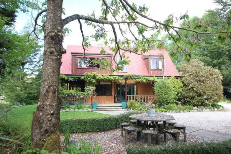 Murchison LodgeOver view