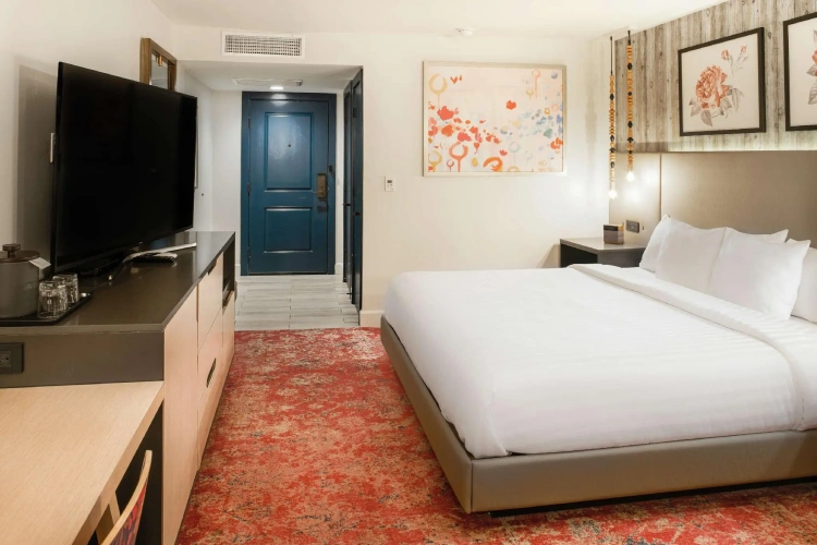 Double room with pool view