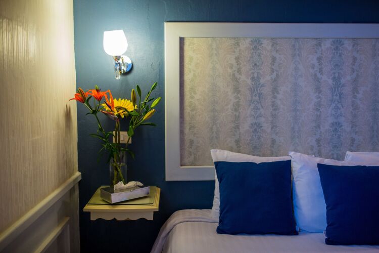 Xoxula by InmenseOver view