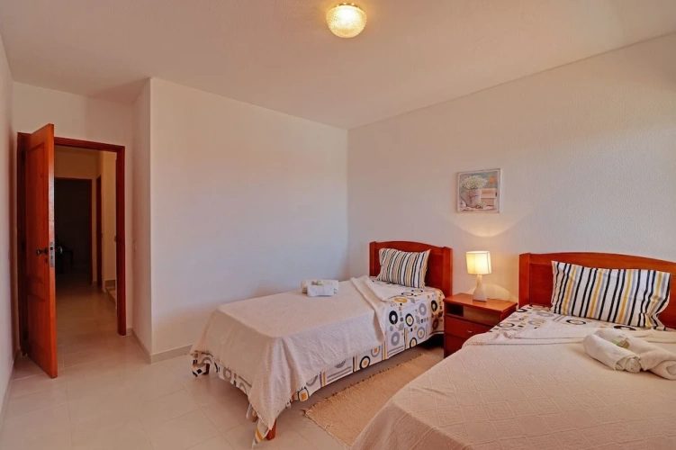 2 Bedrooms Apartment with sea view