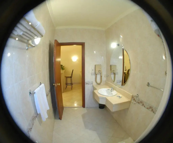Golden Carven Hotel