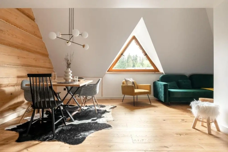 2 Bedrooms Apartment