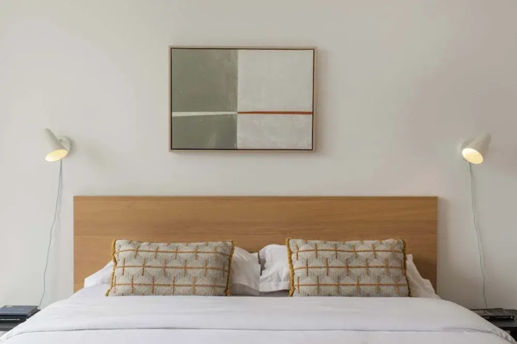 Breeze Apartment by Olala Homes
