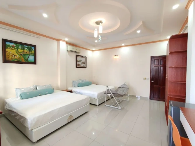 Standard Quadruple Family room