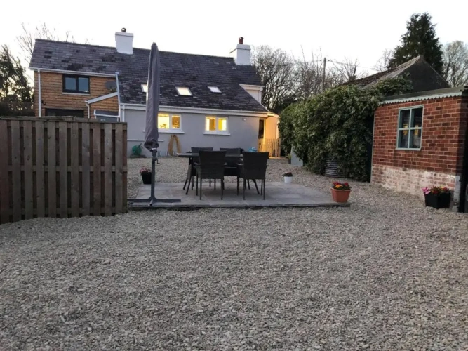 2 Bedrooms Cottage