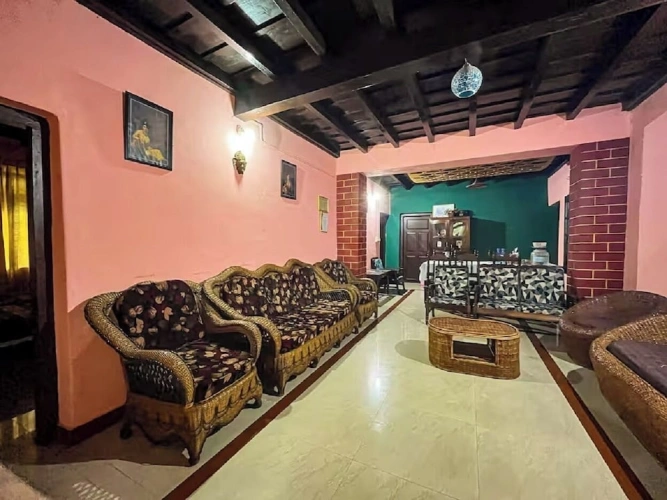 4 Bedrooms Villa