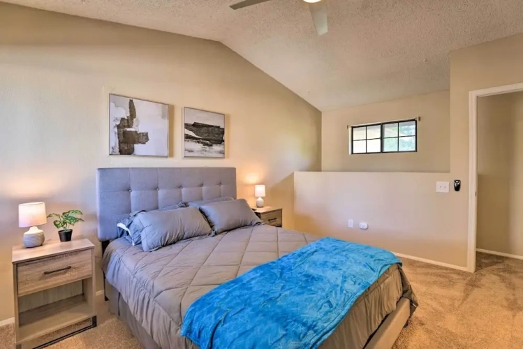 2 Bedrooms Apartment