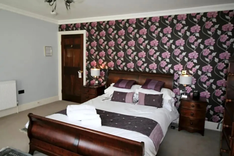 High Dalby House & Cottages