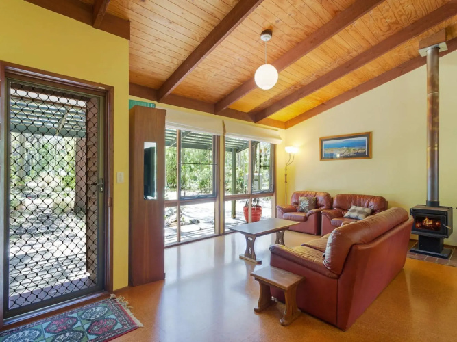 Caseys Pet Friendly Beach Cottage