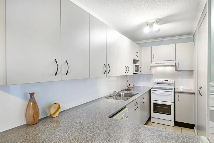 Unit 2, Biriny Lodge, 1686-1689 David Low Way Coolum Beach