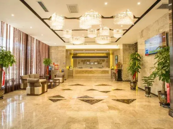 Huayi Hotel