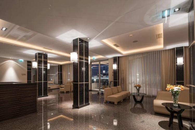 iu Hotel Huambo