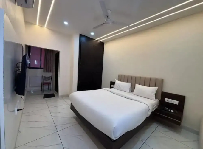 Hotel Aashiyana