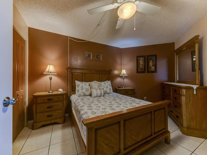 Sunglow Resort 305 by Distinctive Beach Rentals