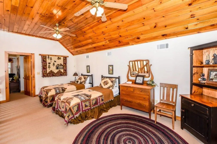 Drake Lodge