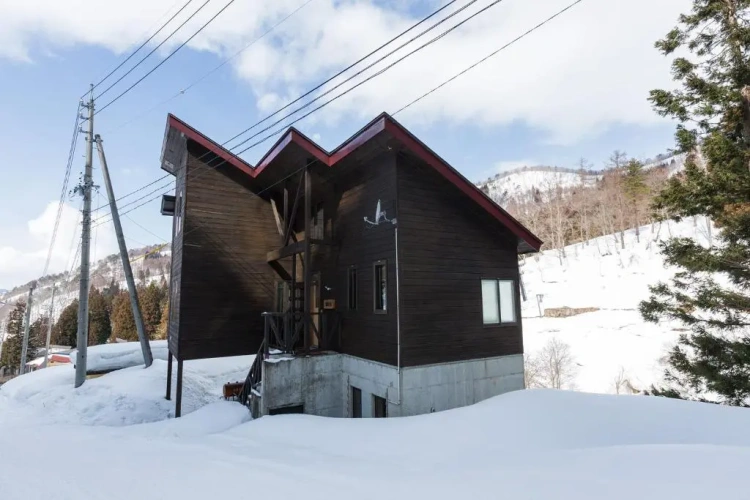 3 Bedrooms Cottage