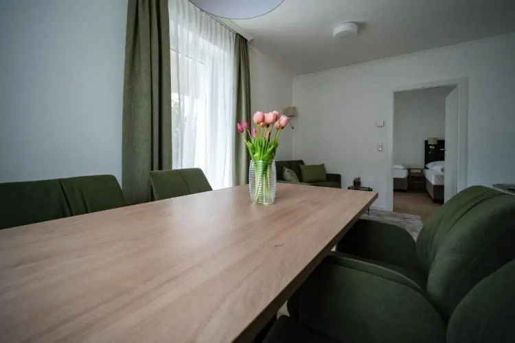 2 Bedrooms Apartment