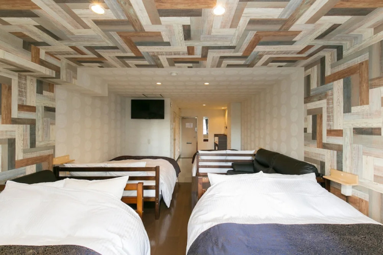 R Hotel