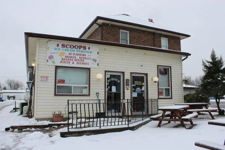 Pine Ridge Motel