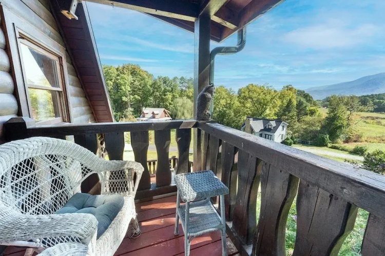 Burning Tree 3 Bedroom Cabin by RedAwning