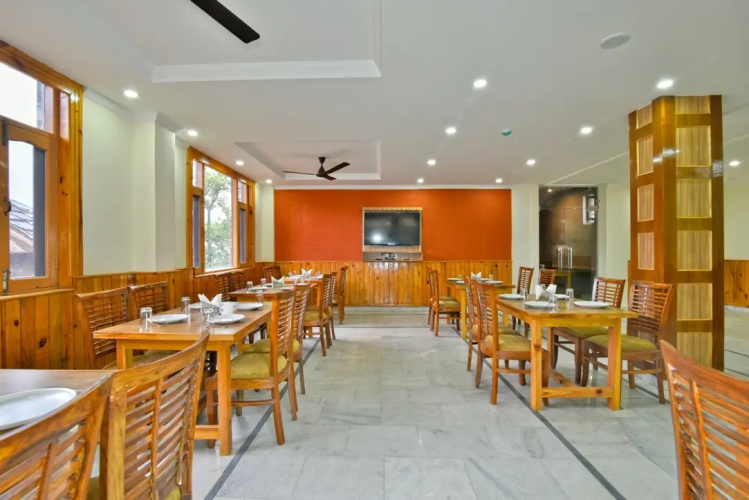 Hotel Pine View - Hotel In Dharamshala