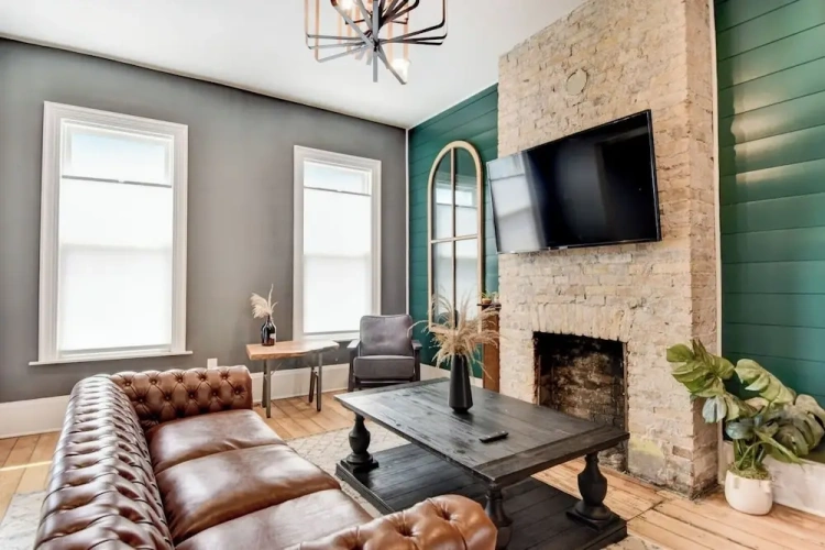 4 Bedrooms Cottage