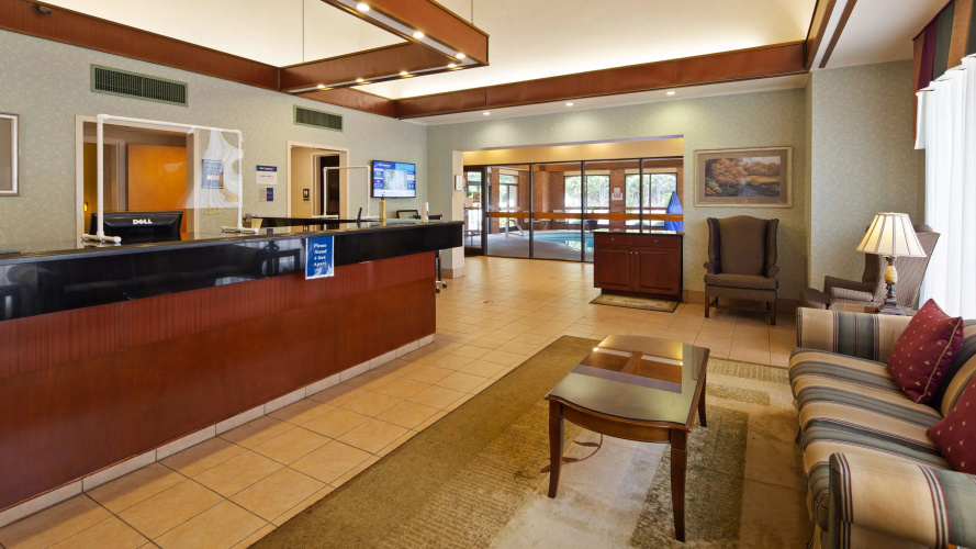 Best Western Staunton Inn