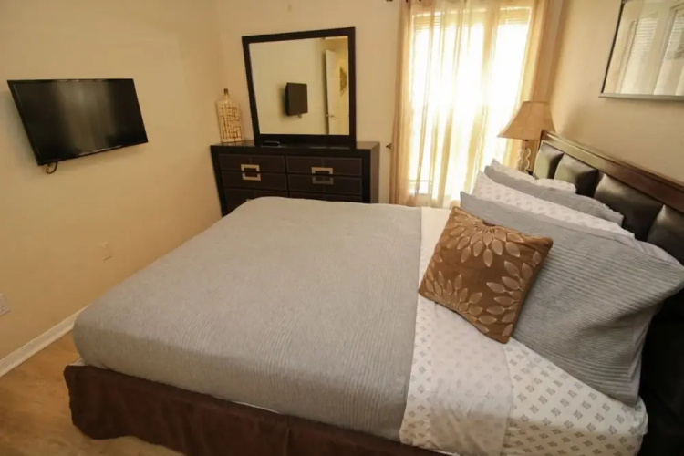 Gorgeous 4 Bed Home In Gated Community