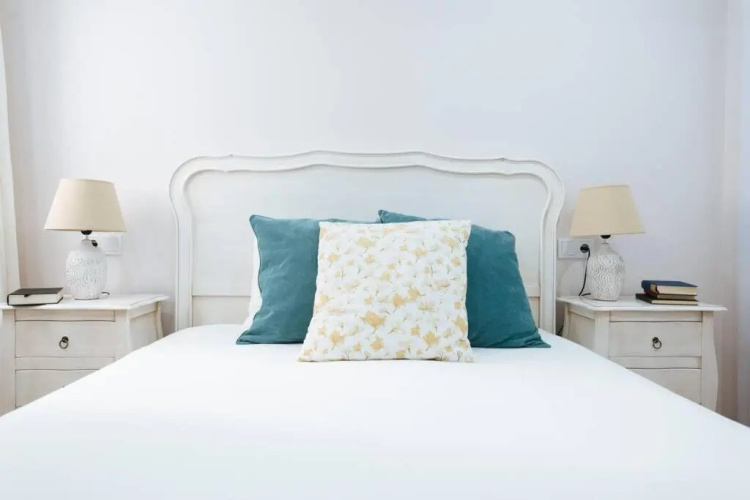 Hostly Sol 2bdr flat with patio in Seville center