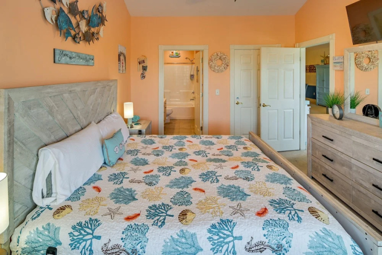 Pool Access & Balcony: Modern Myrtle Beach Condo