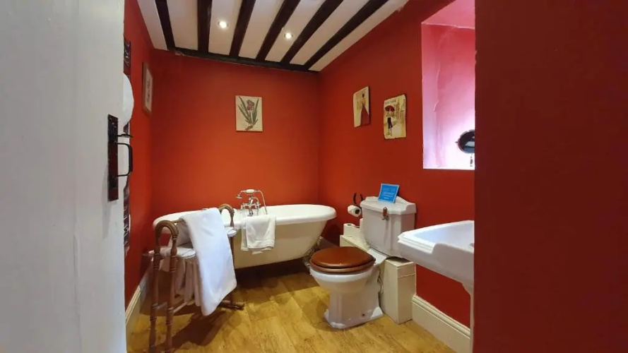 Braithwaite Hall Apartment