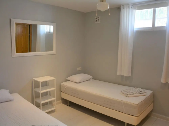 Large Villa With Private Pool and Five Bedrooms in Benijofar