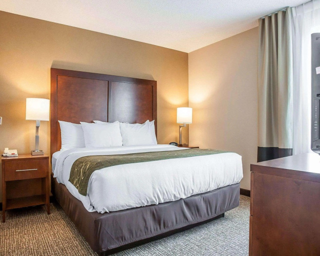 Comfort Suites West Warwick - Providence