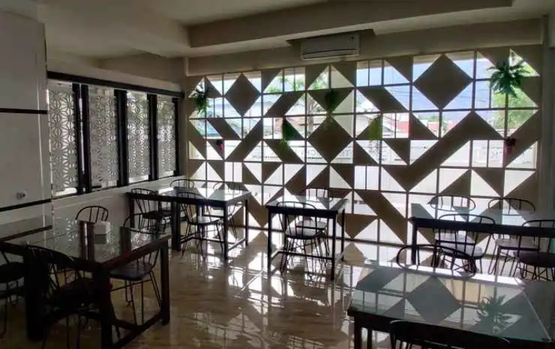 Lucky Hotel