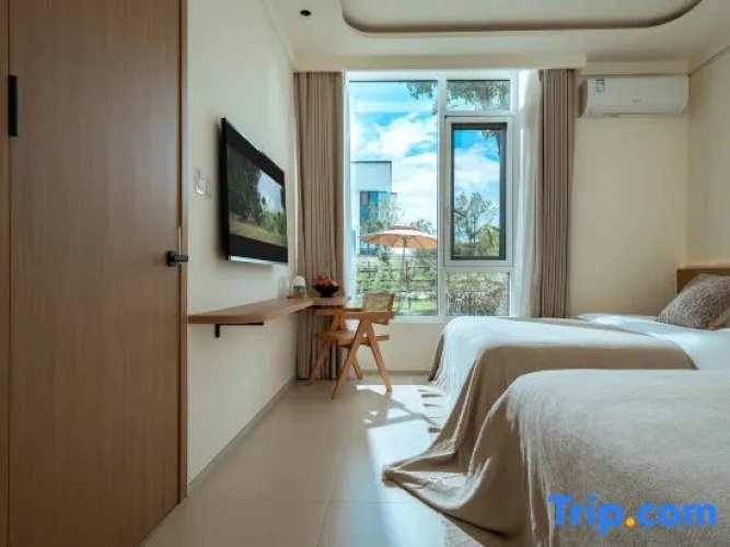 Standard Twin room with garden view