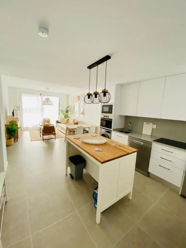 Nuevo y Moderno apartamento con piscina