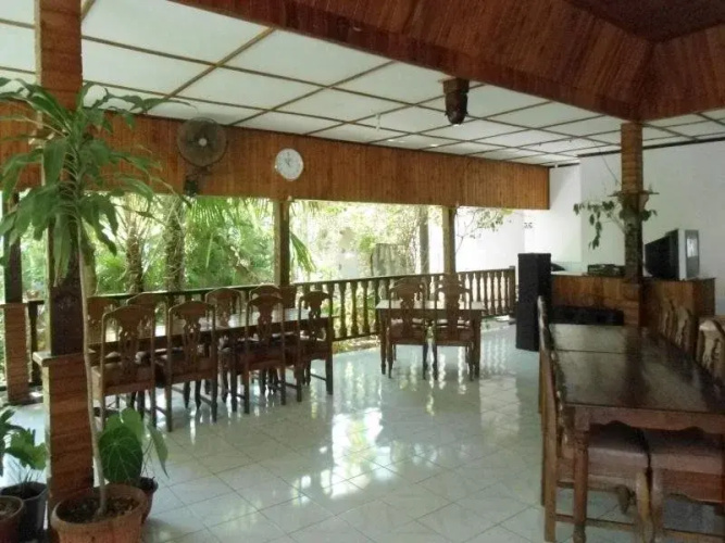 Anda Beach Hotel and Bungalow