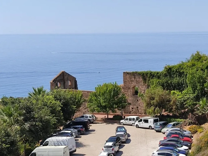 1 Bedroom Apartment with balcony and with view