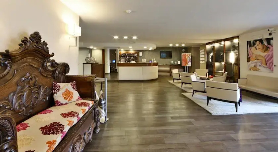 Regal Residence