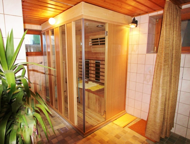4 Bedrooms Classic Apartment with balcony