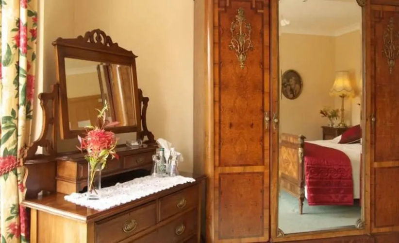 Seaview House Hotel
