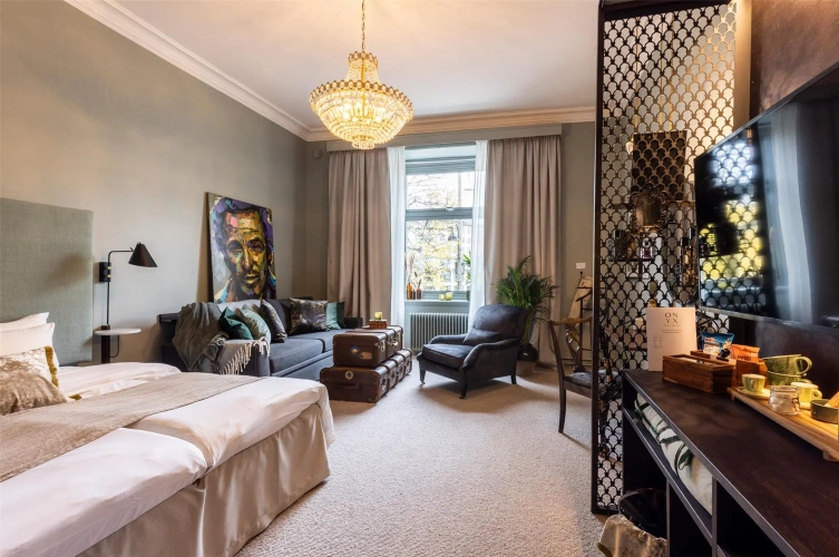 Deluxe Double room with city view