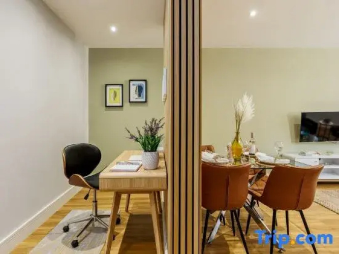 Stunning & Spacious 1-Bed Apt w/ Free Gym & PKG
