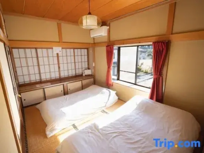 6 Bedrooms Cottage