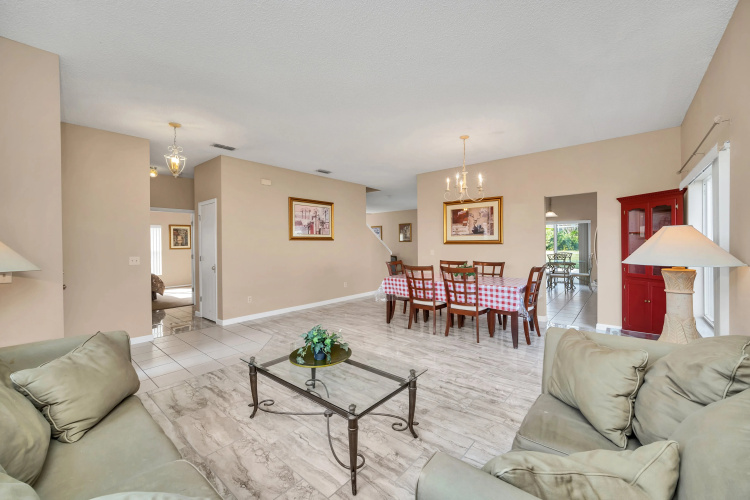 Hampton Estates 439, Davenport , US