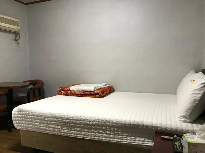 J Motel