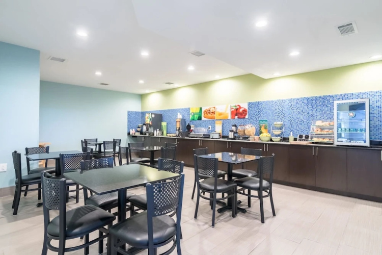 Comfort Inn & Suites