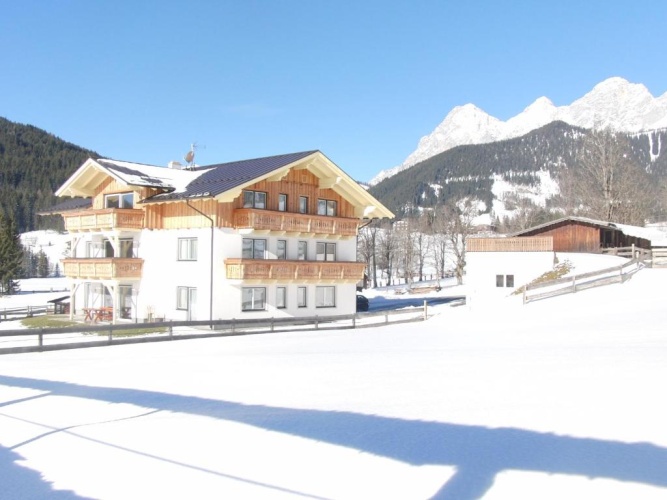 3 Bedrooms Luxury Apartment with balcony
