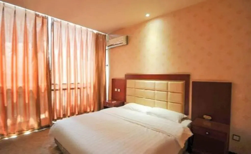 qinhai hotelHotel Overview