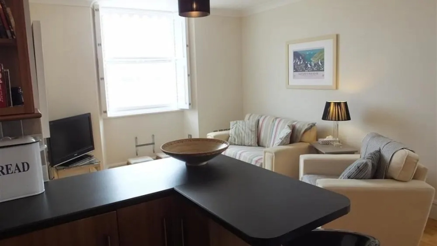 Paragon House 3